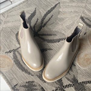 Nine West Cream Ankle Boots with Chic Design